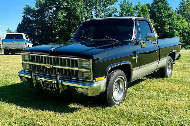 Hvad koster en Chevrolet C10 pickup-truck fra 1982? Se pris eksempler USA-importen.