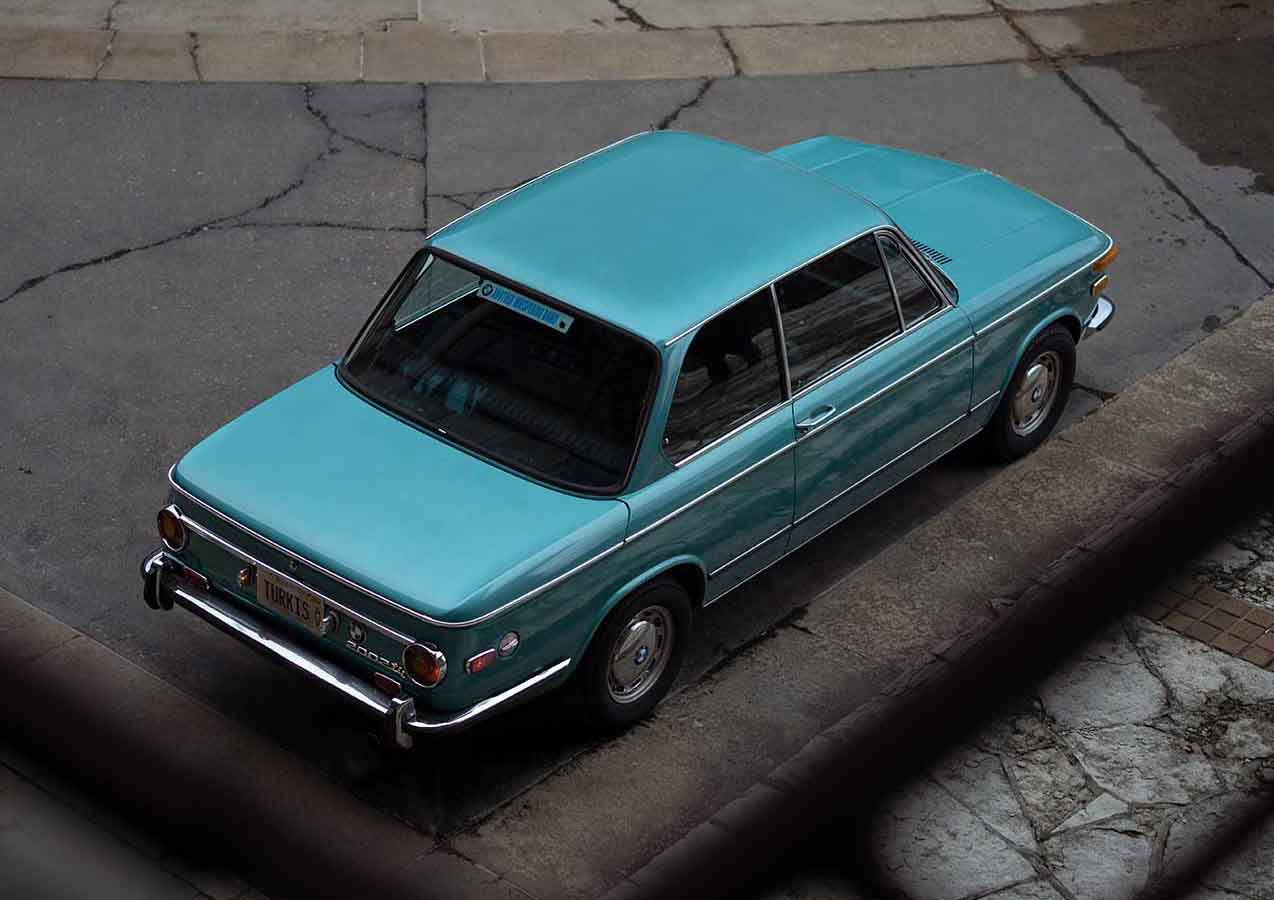 Mercedes Benz 200-serie W114 fra 1975. Import af brugte biler USA-importen.